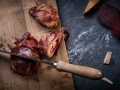 Maenner-im-Glutrausch_Chicken-Bacon-Bomb_Foto-Gerd-Eder